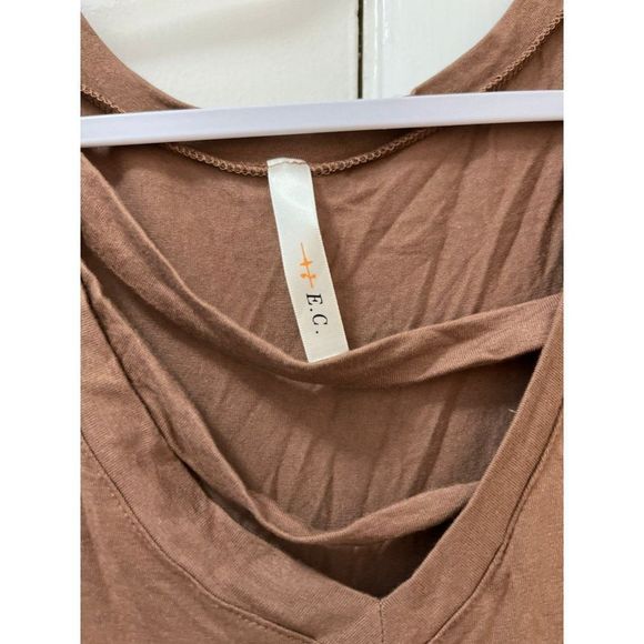 E.C. Women's Tee Tops Large - Picture 3 of 3